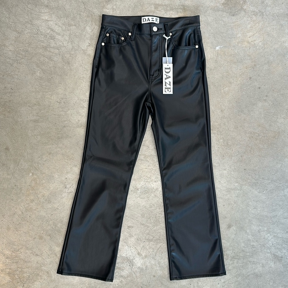 Daze Denim Shy Girl High Rise Crop Flare Size 26 Color Cinematic